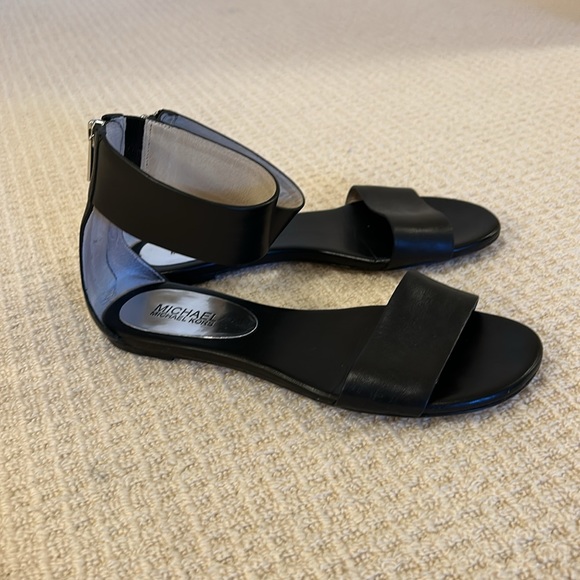 Michael KORS ankle strap rear zipper sandals black size 7.5 style # ST13L - Picture 5 of 15